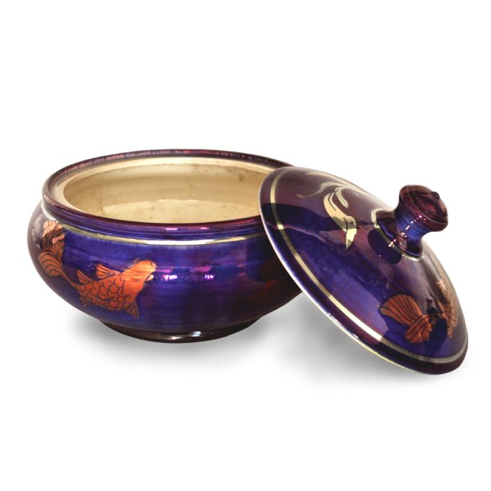 Lidded bowl. Fish and weed design on purple-blue ground. Diameter 17 cm. Unique number 8081. - Image 2