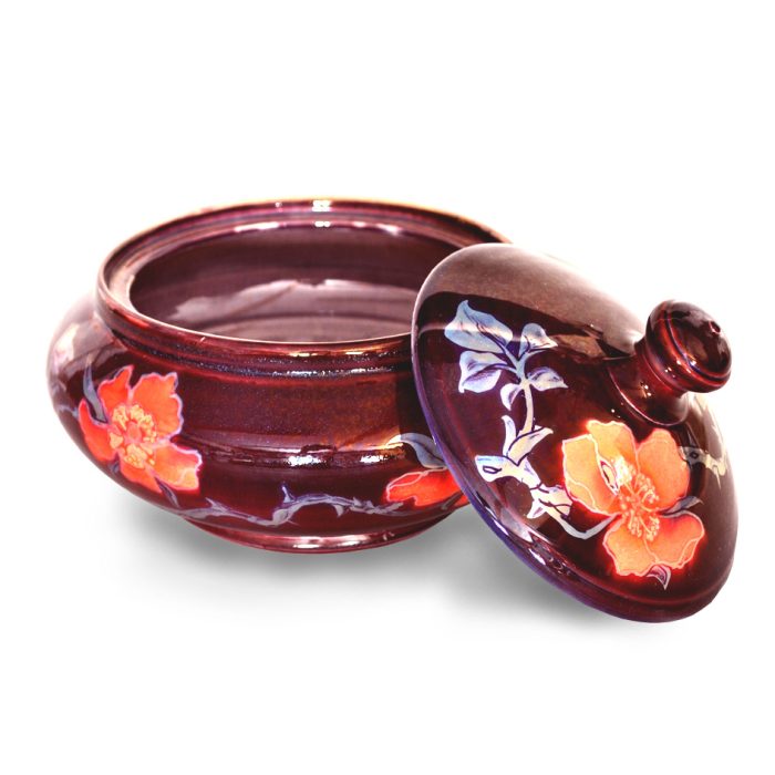 Red rose lidded bowl. Burgundy ground. Diameter 16 cm. Unique number 8070. - Image 2