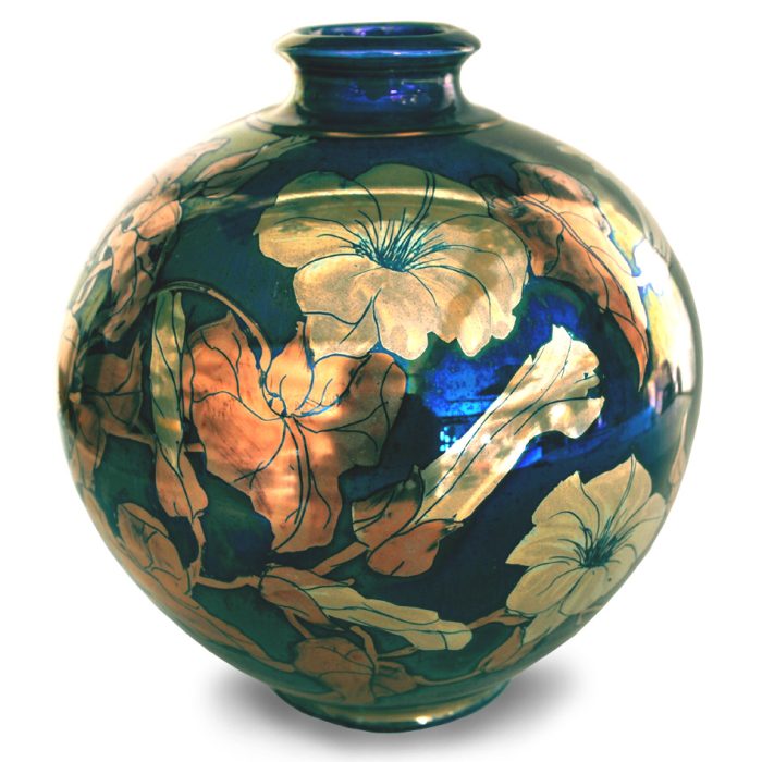 Narrow-necked round vase. Hedgerow flora. Subdued silver-blue ground. Height 22 cm. Unique number 7772.