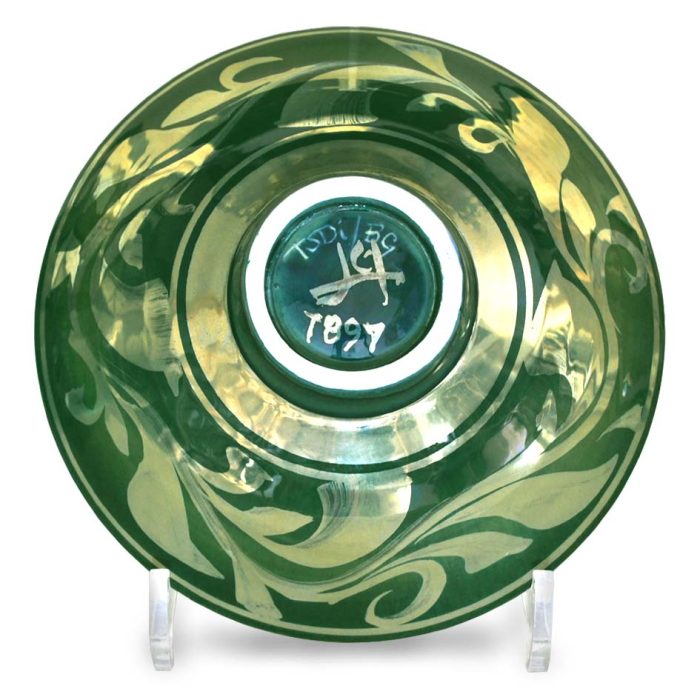 Fish and weed. Reflective green ground. Diameter 17 cm. Unique number 7897. - Image 2