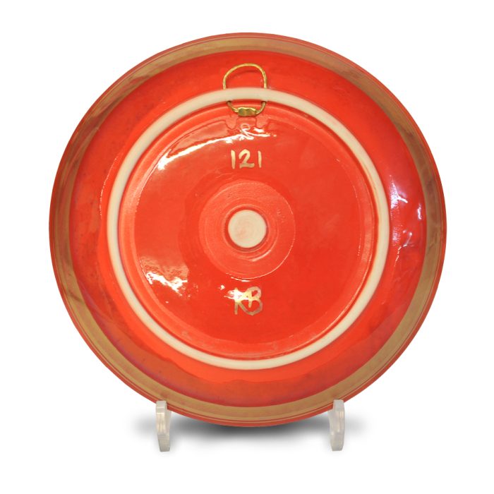 Swooping owl plate. Red ground. Diameter 23 cm. Unique number KB121. - Image 2