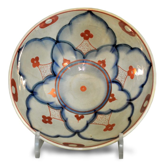 Fine Islamic pattern bowl. Ivory-grey ground. Diameter 19cm. Unique number 9280.