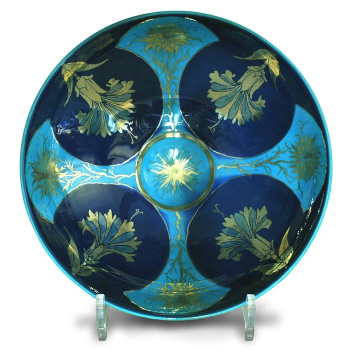 Carnation and love in the mist. Blue and turquoise ground. Diameter 22cm. Unique number 9342.