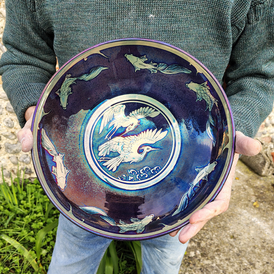 Cranes and fishes. Purple-blue ground. Diameter 29 cm. Unique number 9226. - Image 3